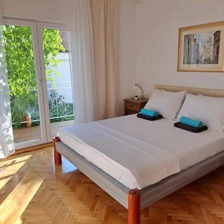 Apartments Ana Zaboric, 50 M Od Sljuncane Plaze Exterior photo
