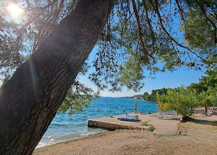Apartments Ana Zaboric, 50 M Od Sljuncane Plaze