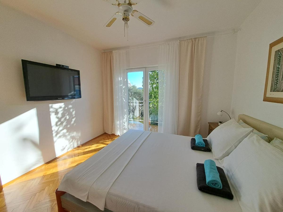 Apartment Ana Zaboric, 50 M Od Sljuncane Plaze Zaboric