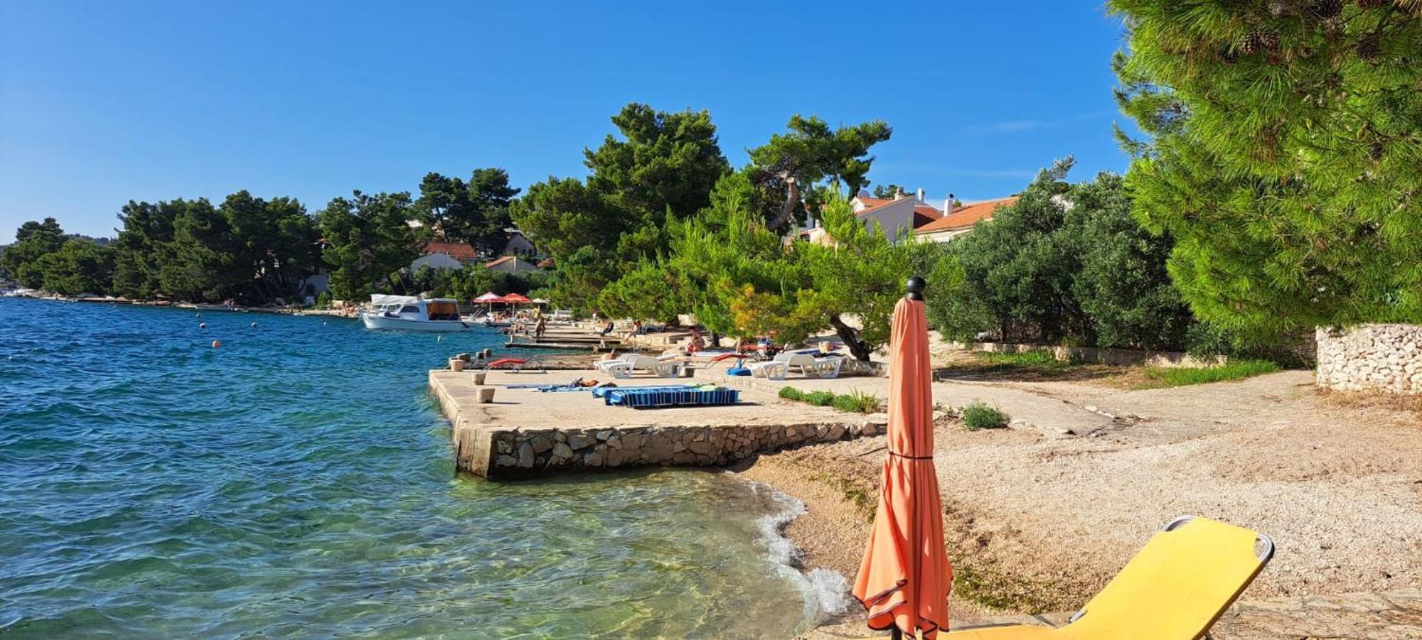 Apartment Ana Zaboric, 50 M Od Sljuncane Plaze Zaboric