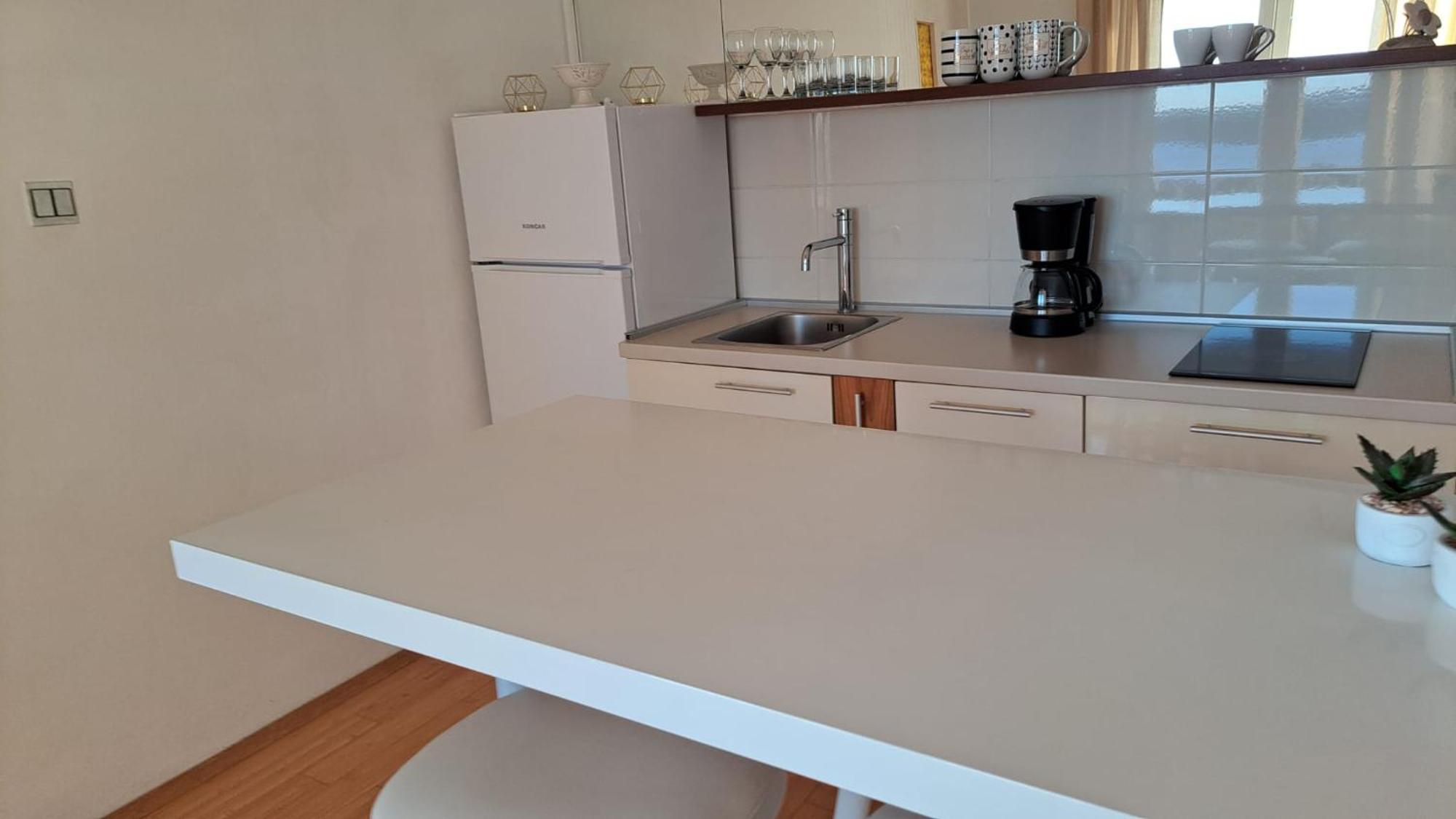Apartment Ana Zaboric, 50 M Od Sljuncane Plaze *