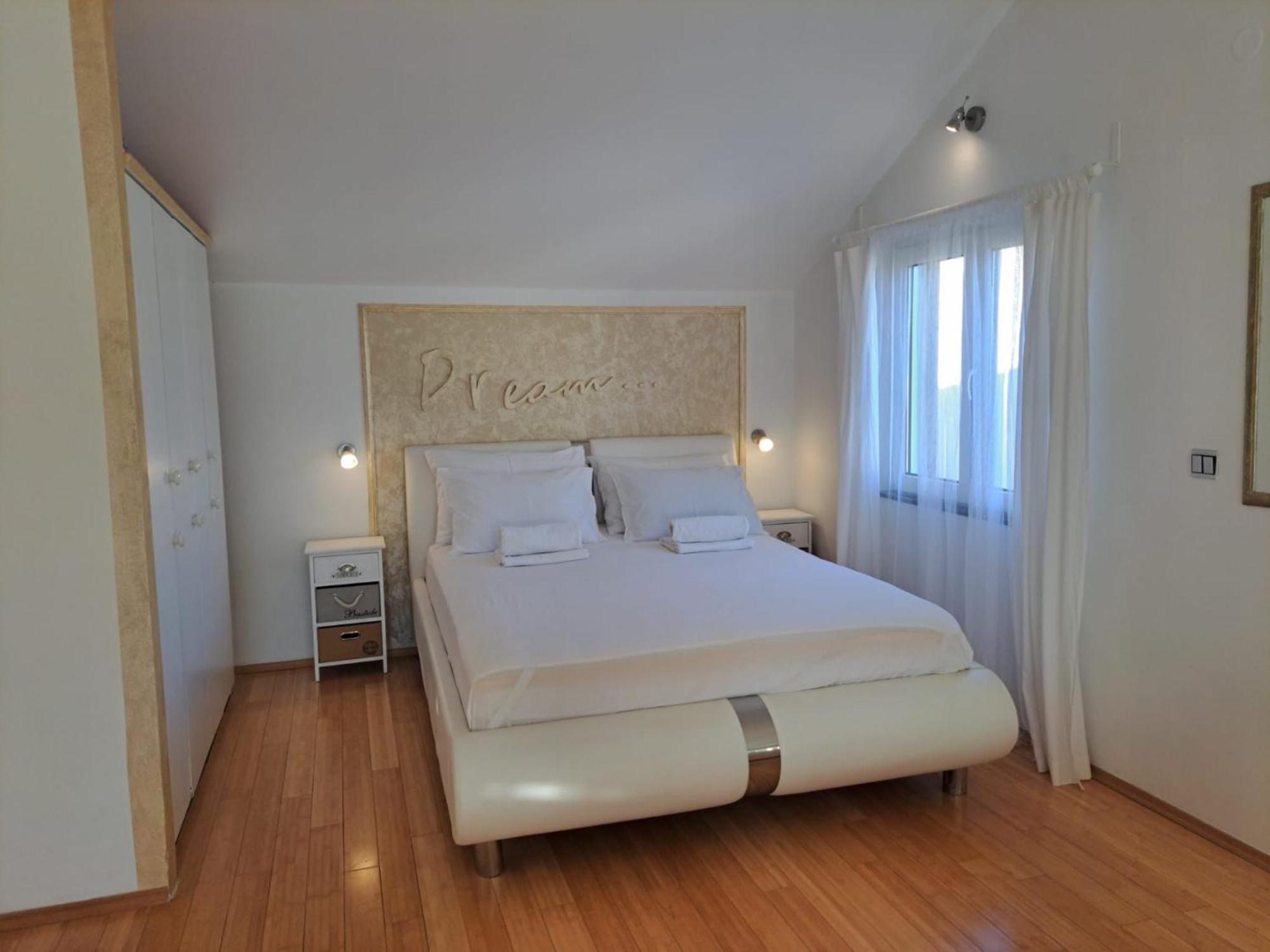 Apartment Ana Zaboric, 50 M Od Sljuncane Plaze Zaboric